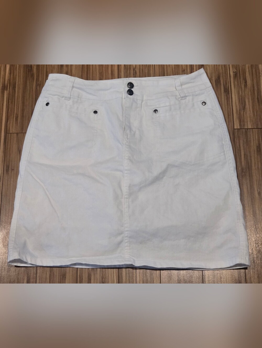 Christopher & Banks White Women's Casual A-Line Skirt